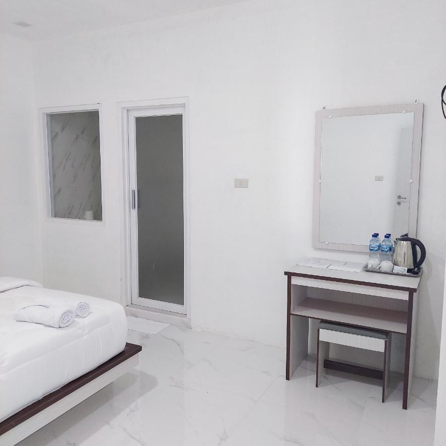 The Riton Hotel Tigaras Εξωτερικό φωτογραφία